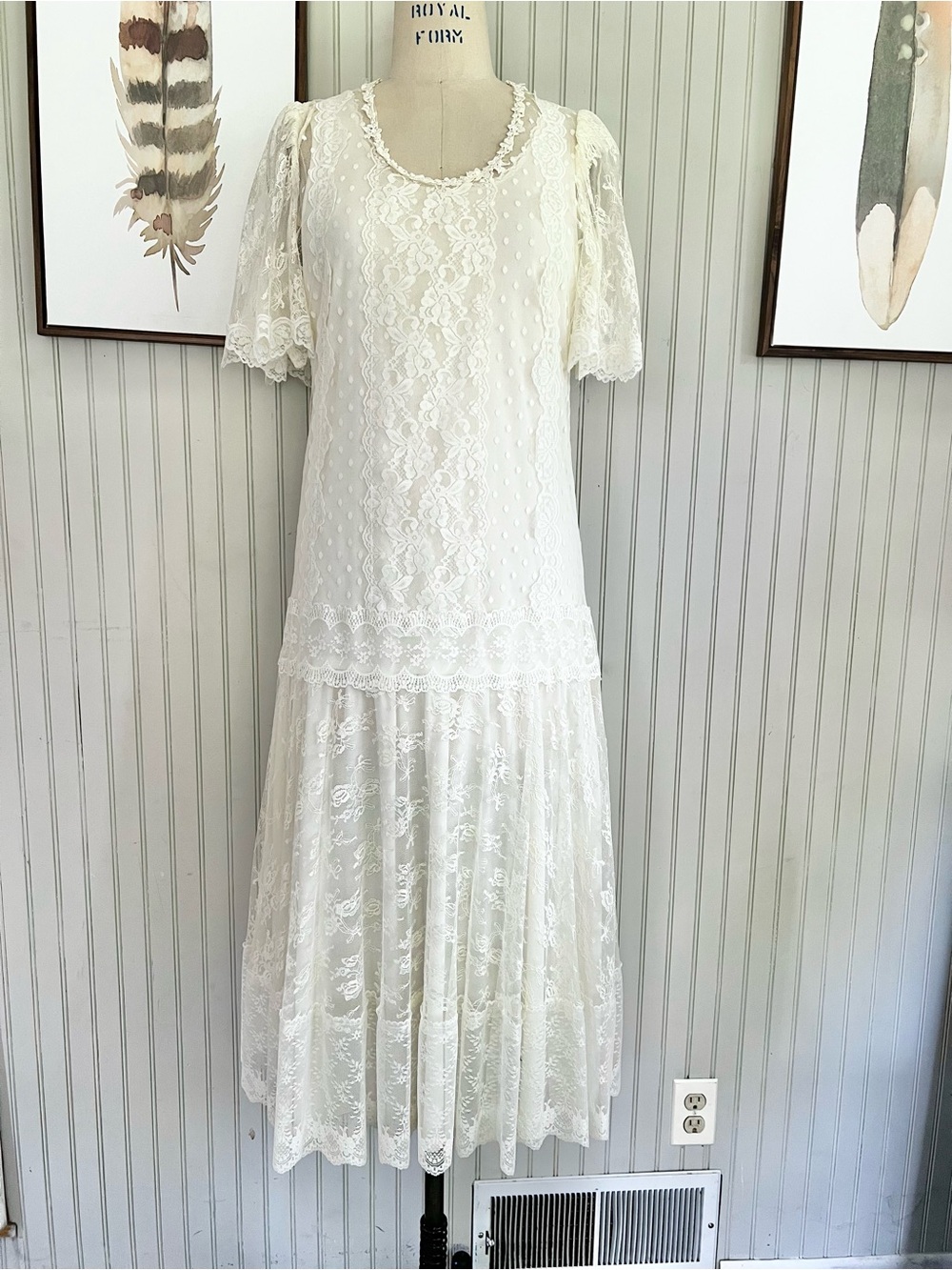 Gilberti Vintage Drop Waist Flapper Style White Lace Overlay Midi Dress